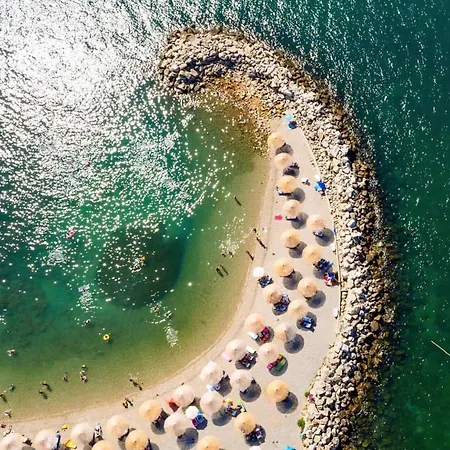 Corinne Garden Novigrad Istria