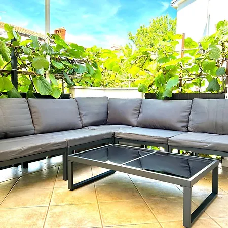 Corinne Garden Apartment