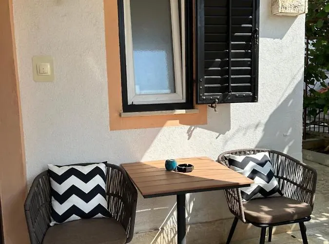 Apartment Corinne Garden Novigrad Istria