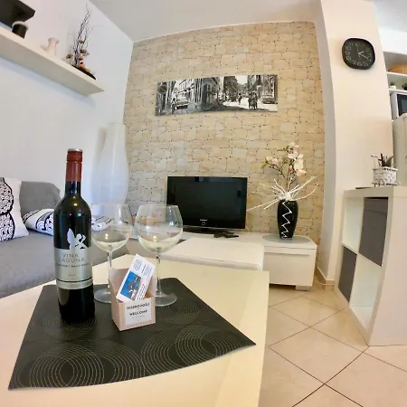 Corinne Garden Novigrad Istria