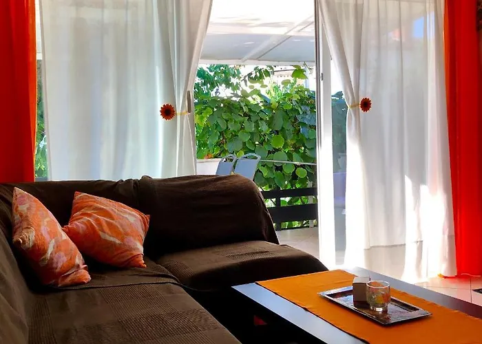 Corinne Garden Διαμέρισμα *