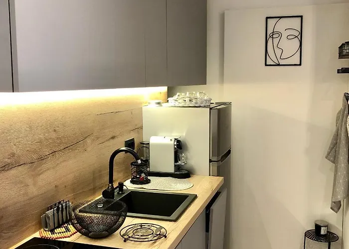 Διαμέρισμα Corinne Garden *