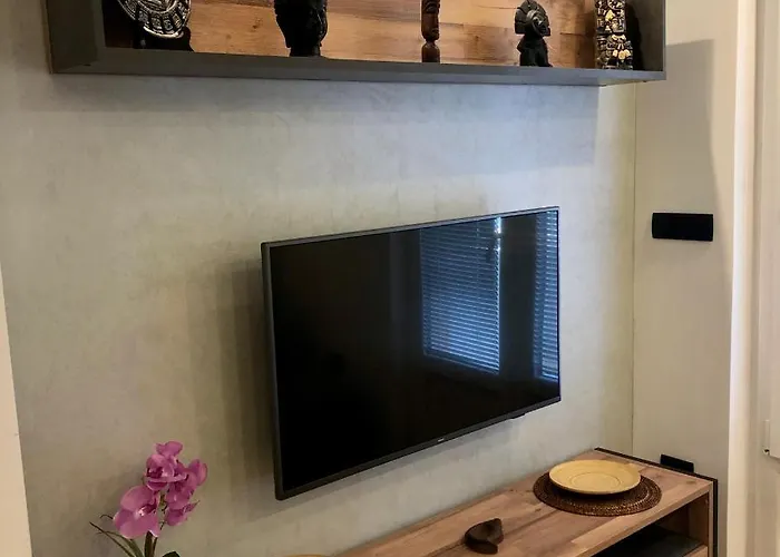 Διαμέρισμα Corinne Garden *